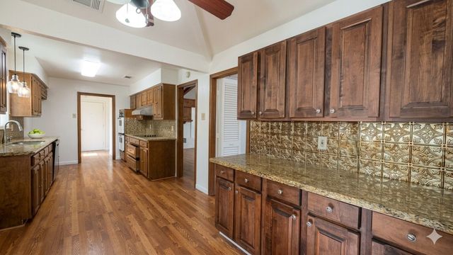 2013 Campbell Parkway, Richardson, TX 75082