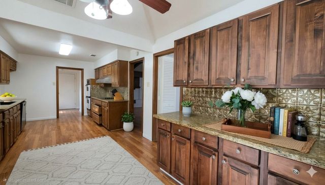 2013 Campbell Parkway, Richardson, TX 75082