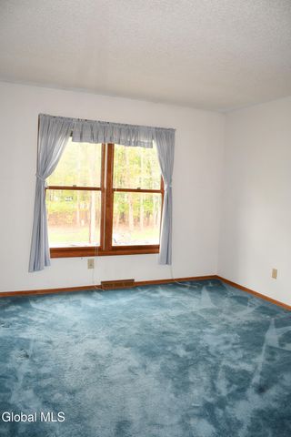 22 Generals Way, Halfmoon, NY 12065