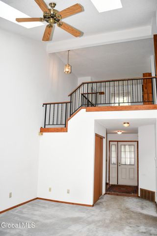 22 Generals Way, Halfmoon, NY 12065