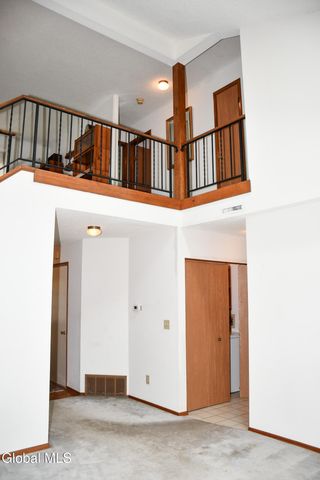 22 Generals Way, Halfmoon, NY 12065