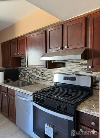 150 LOWELL Street, Carteret, NJ 07008