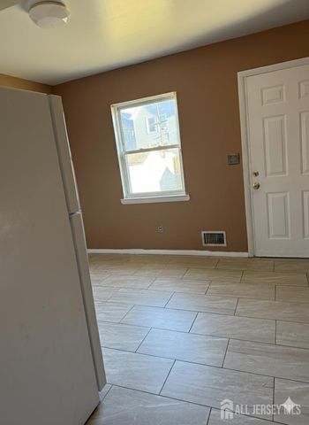 150 LOWELL Street, Carteret, NJ 07008