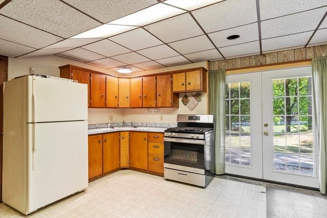 9 Laurel Ln, Princeton, MA 01541