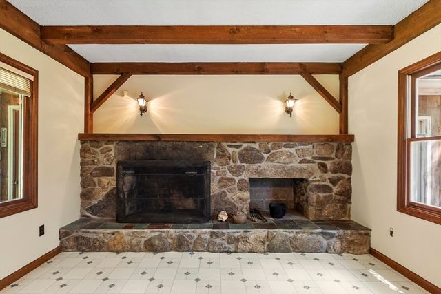 9 Laurel Ln, Princeton, MA 01541