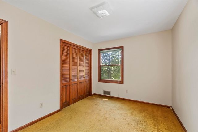 9 Laurel Ln, Princeton, MA 01541