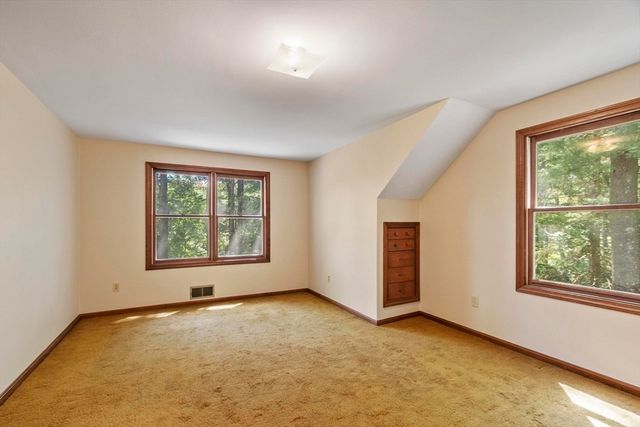 9 Laurel Ln, Princeton, MA 01541