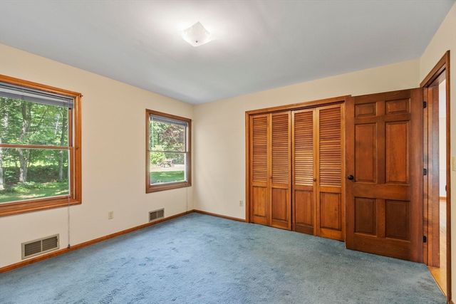 9 Laurel Ln, Princeton, MA 01541