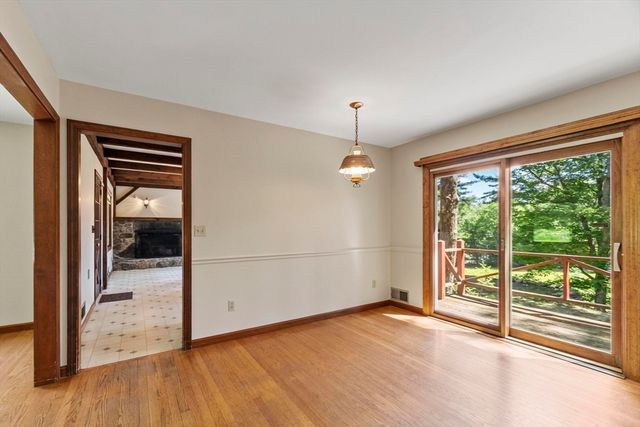 9 Laurel Ln, Princeton, MA 01541