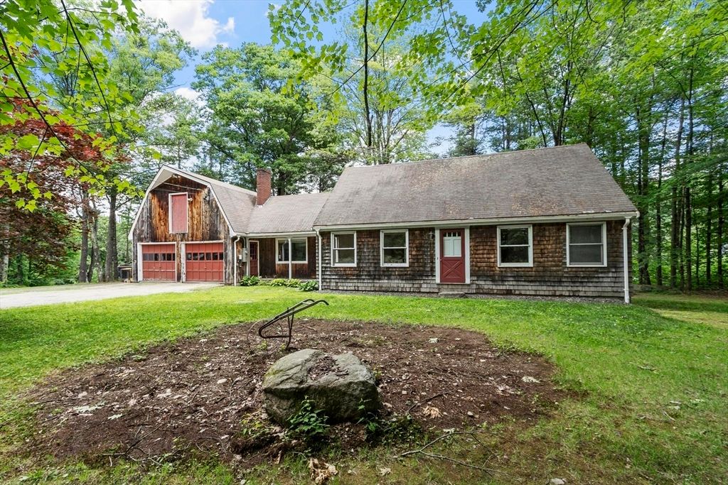 9 Laurel Ln, Princeton, MA 01541