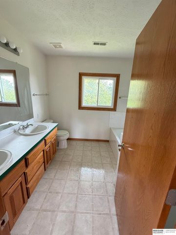 6708 Michelle Avenue, La Vista, NE 68128