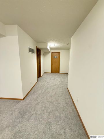 6708 Michelle Avenue, La Vista, NE 68128