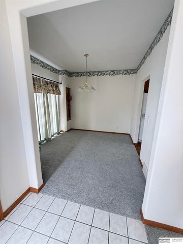 6708 Michelle Avenue, La Vista, NE 68128