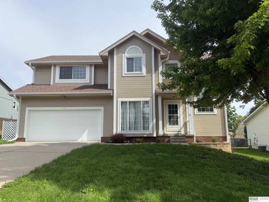 6708 Michelle Avenue, La Vista, NE 68128