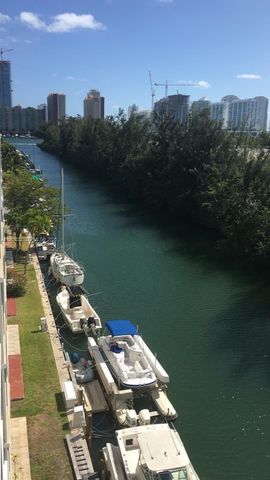 3660 NE 166th St 611, North Miami Beach, FL 33160