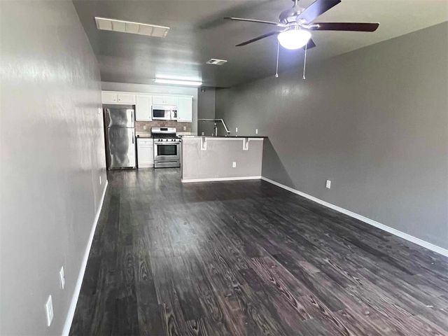 2165 Buena Vida Lane, Edmond, OK 73013