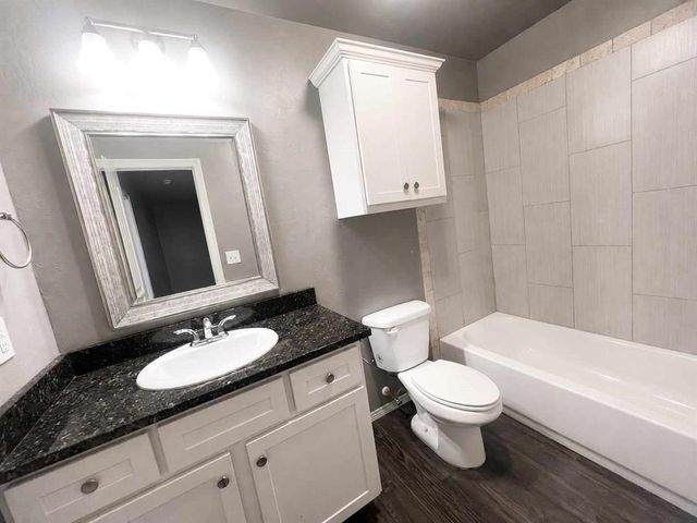 2165 Buena Vida Lane, Edmond, OK 73013