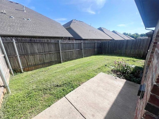 2165 Buena Vida Lane, Edmond, OK 73013