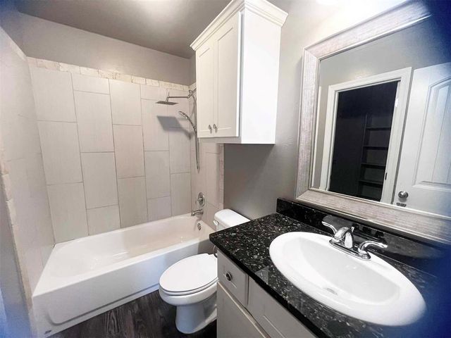 2165 Buena Vida Lane, Edmond, OK 73013