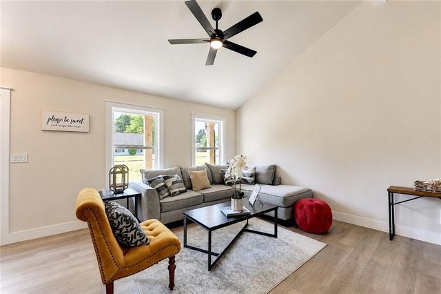 1421 Willow Bend Drive, Snellville, GA 30078