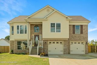 121 Mud Hen Dr, Shepherdsville, KY 40165