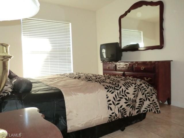 1000 SW 37th ST, Cape Coral, FL 33914