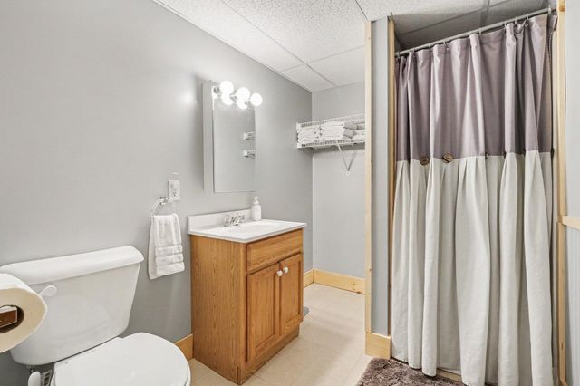 10320 Lincoln Lake Avenue NE, Greenville, MI 48838