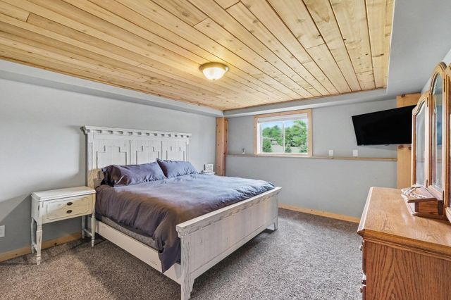 10320 Lincoln Lake Avenue NE, Greenville, MI 48838