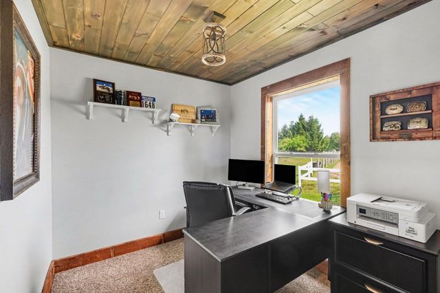 10320 Lincoln Lake Avenue NE, Greenville, MI 48838