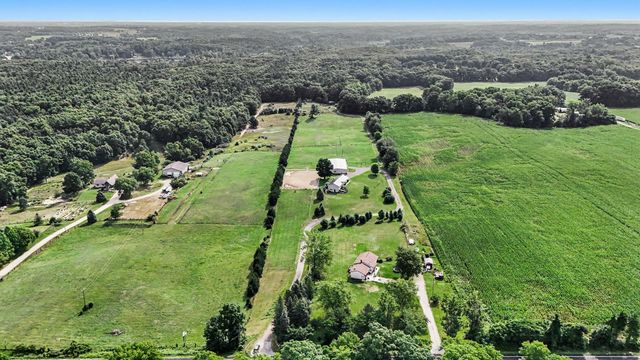 10320 Lincoln Lake Avenue NE, Greenville, MI 48838
