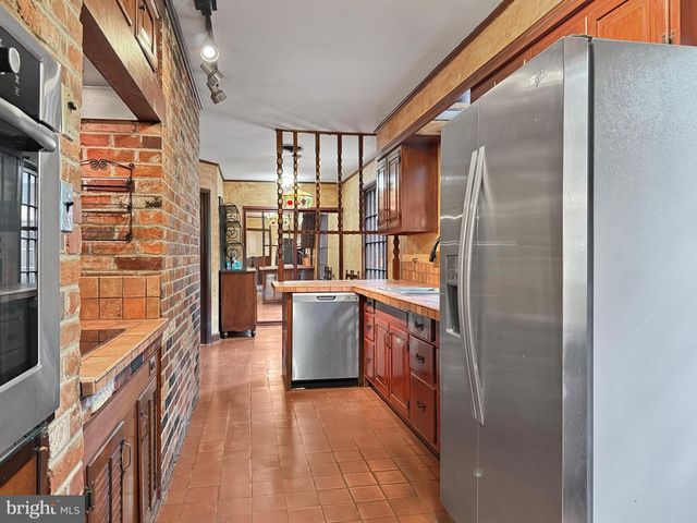 17415 ASTORIA LN, Silver Spring, MD 20905