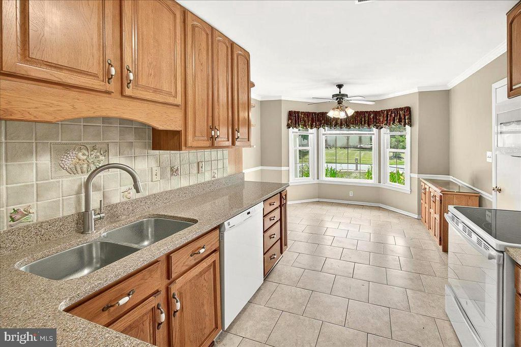 19833 SPURRIER AVE, Poolesville, MD 20837