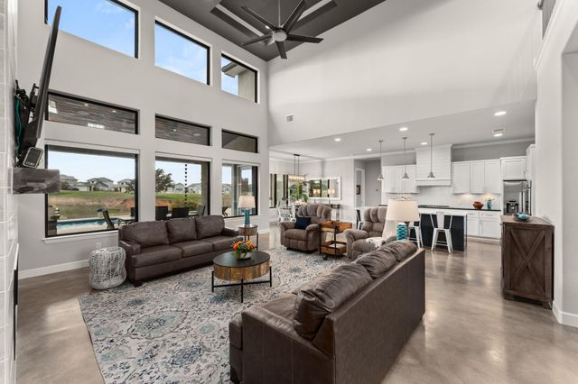 202 Clearwater DR, Kingsland, TX 78639