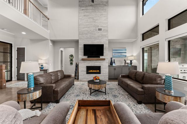 202 Clearwater DR, Kingsland, TX 78639