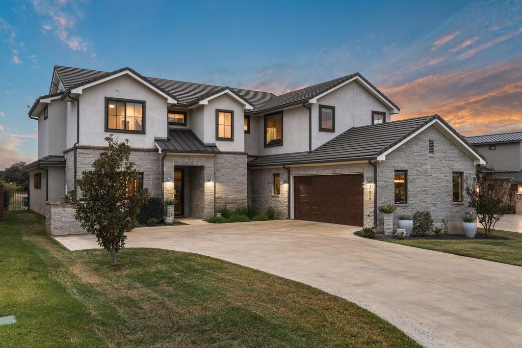 202 Clearwater DR, Kingsland, TX 78639