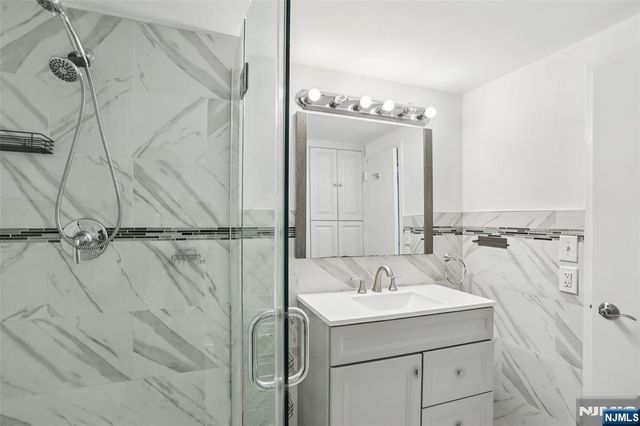 1077 River Road TH5, Edgewater, NJ 07020