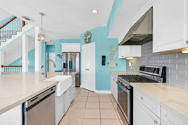 18614 Warrior Road, Galveston, TX 77554