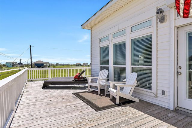 18614 Warrior Road, Galveston, TX 77554