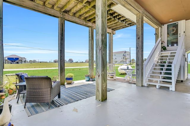 18614 Warrior Road, Galveston, TX 77554
