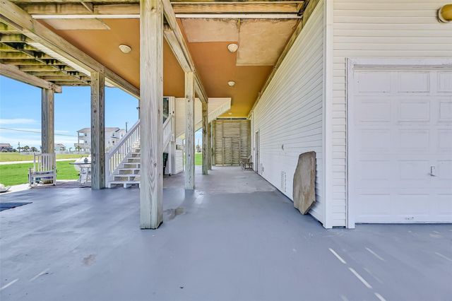 18614 Warrior Road, Galveston, TX 77554