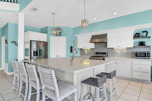 18614 Warrior Road, Galveston, TX 77554