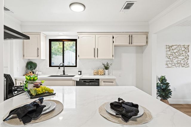 421 E 17th St, Marysville, CA 95901