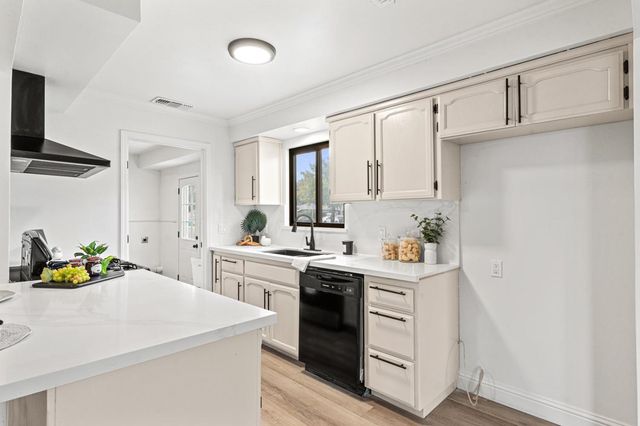 421 E 17th St, Marysville, CA 95901