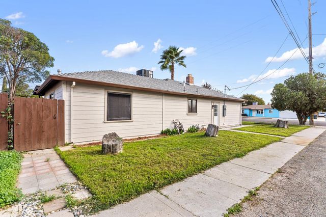 421 E 17th St, Marysville, CA 95901