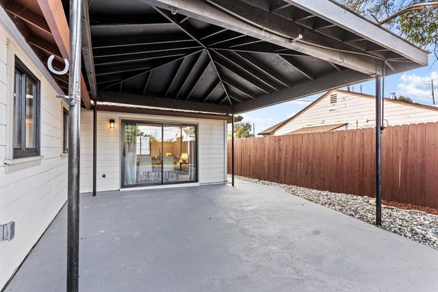 421 E 17th St, Marysville, CA 95901