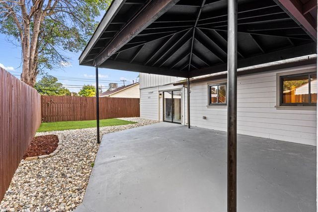 421 E 17th St, Marysville, CA 95901