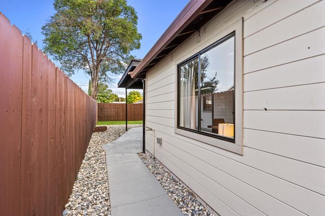 421 E 17th St, Marysville, CA 95901