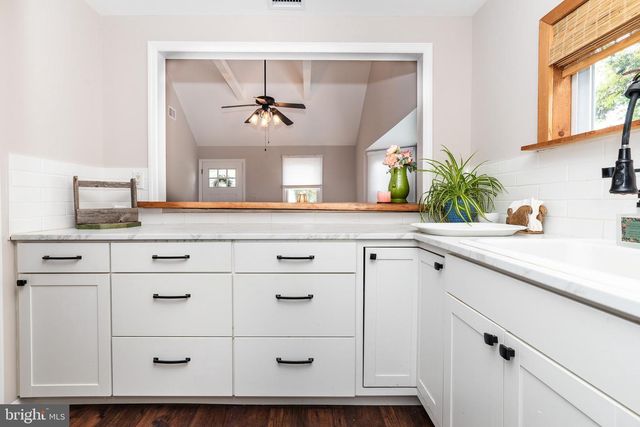 46 W CAPE MAY AVE, Ocean Gate, NJ 08740