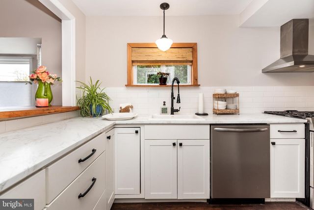 46 W CAPE MAY AVE, Ocean Gate, NJ 08740