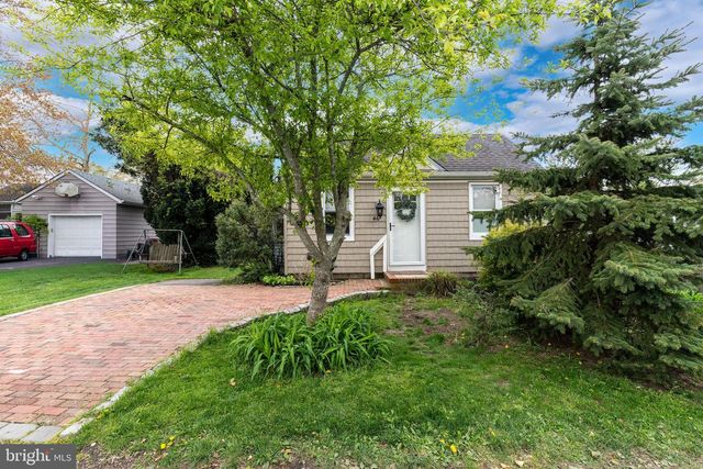 46 W CAPE MAY AVE, Ocean Gate, NJ 08740